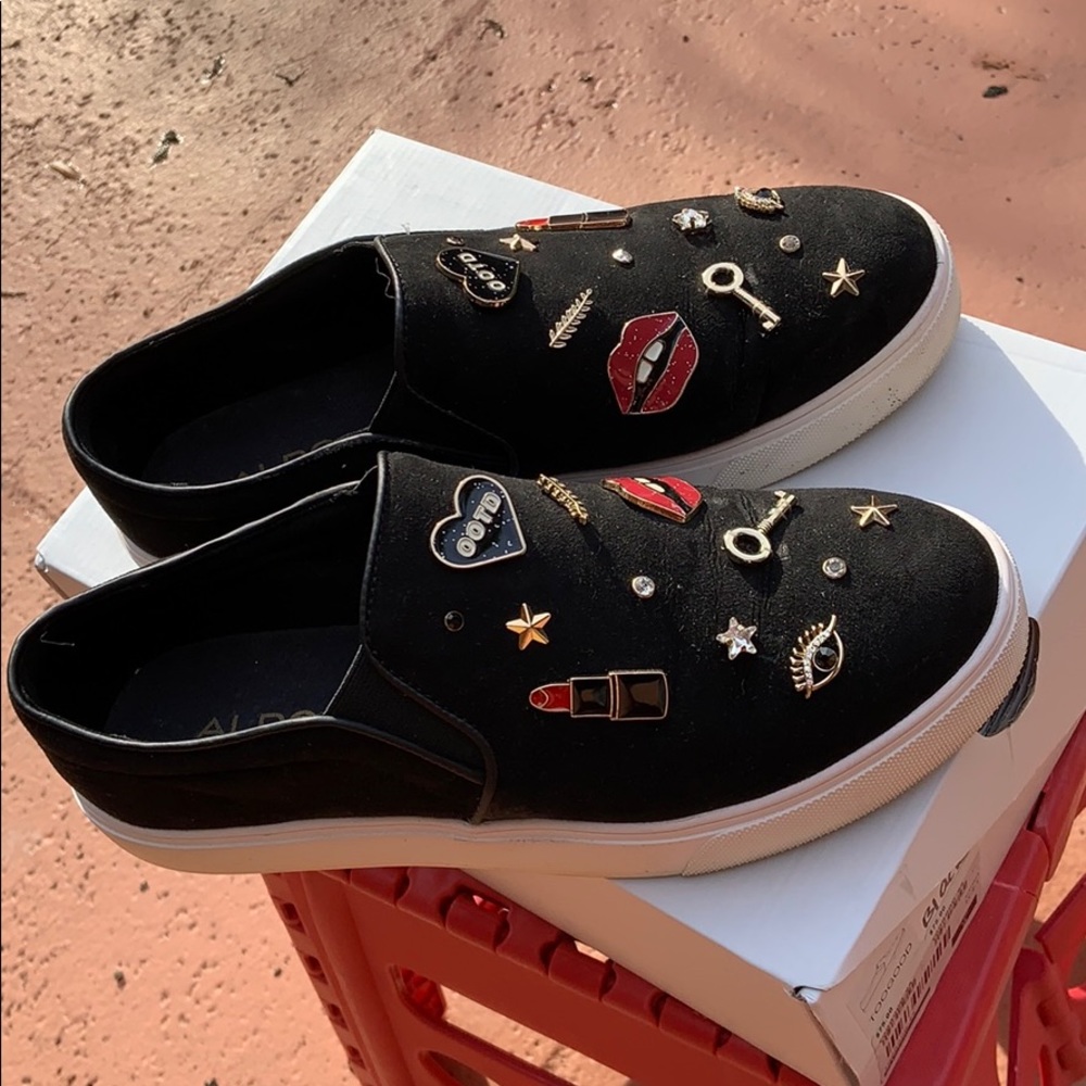 Shoes - Picture 2 of 3